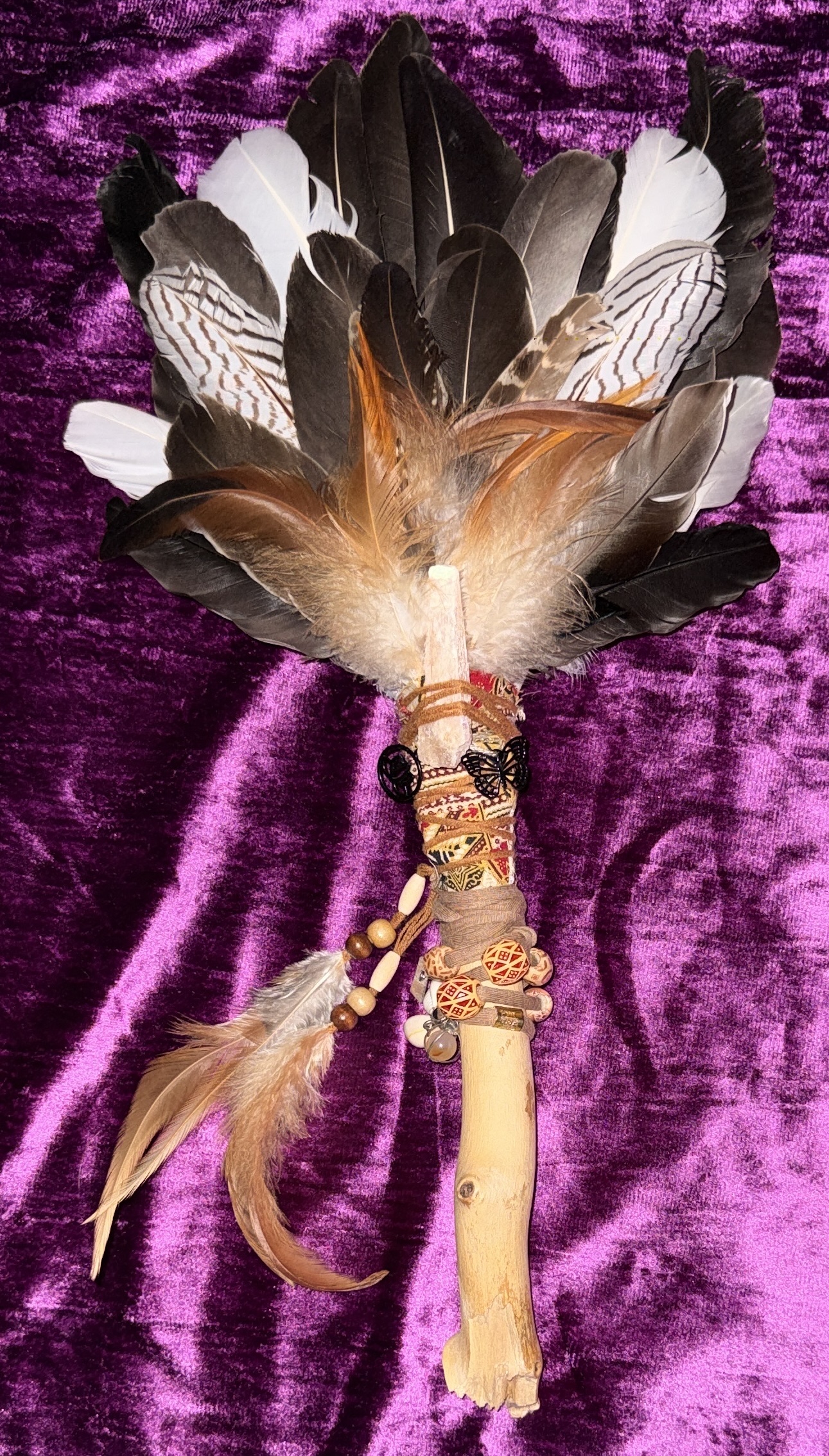 ๐ Sacred Feather Wand โ zuivering, verbinding & bescherming